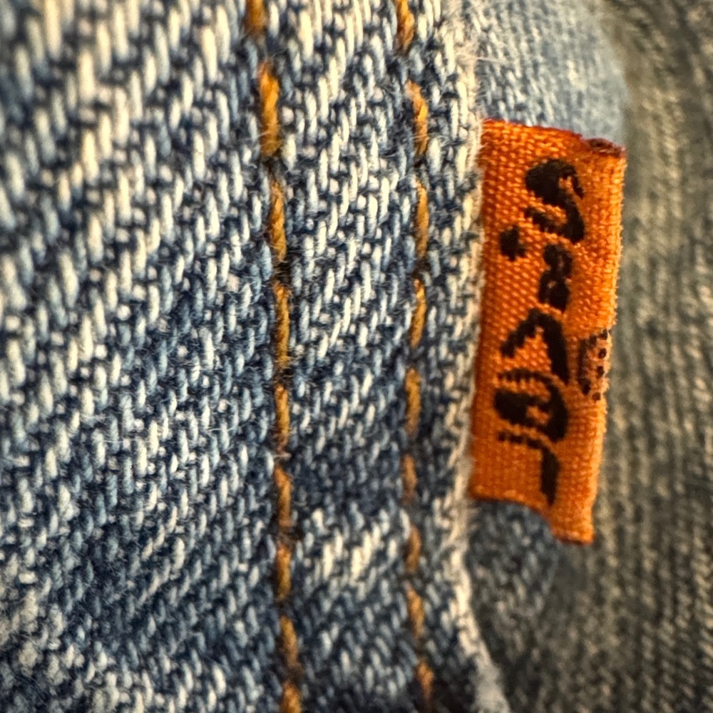 Levi's Vintage 90’s Orange Tab Relaxed Fit Jeans — Medium Blue Denim - Picture 7 of 7